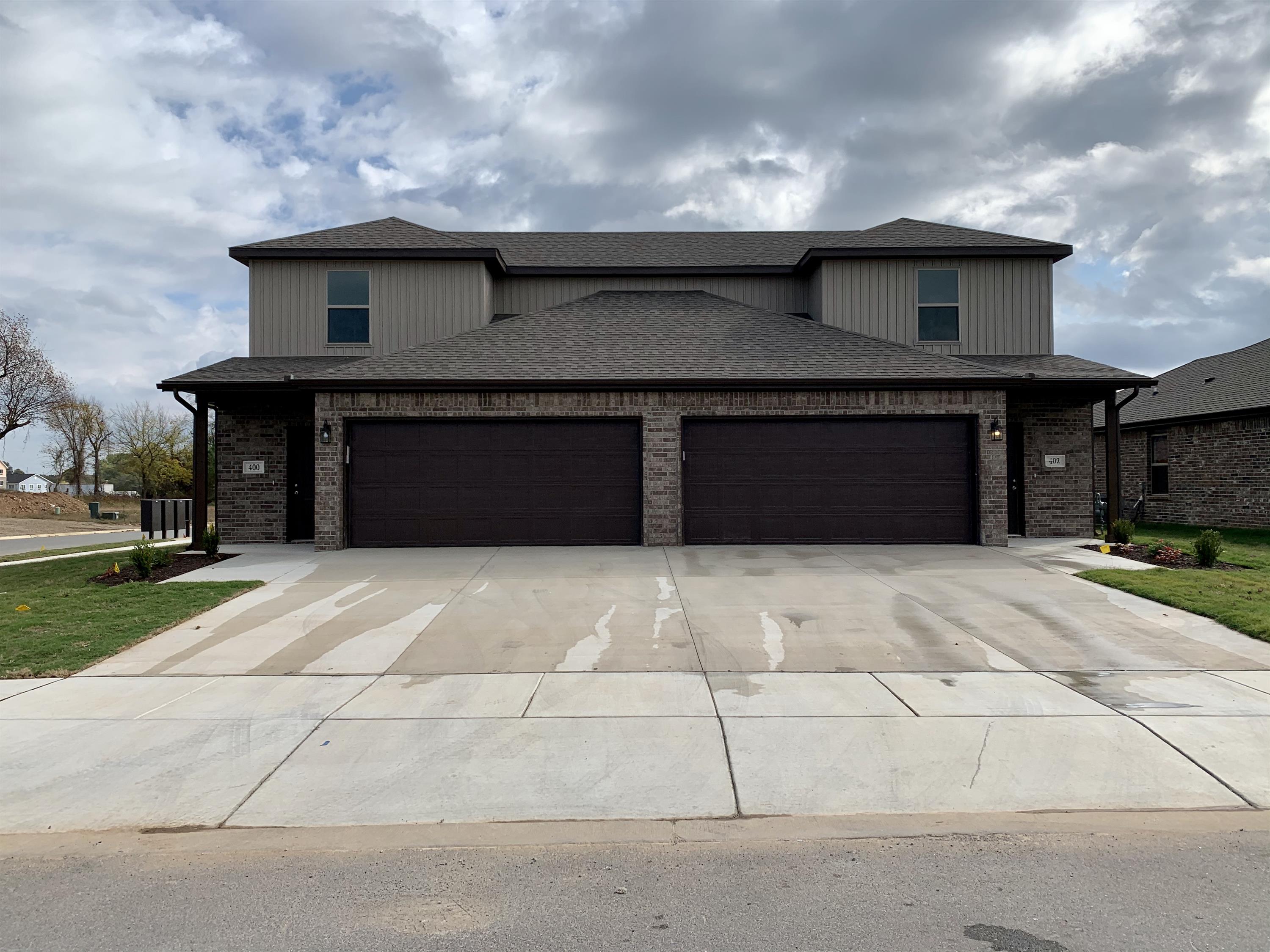 551 Vee St