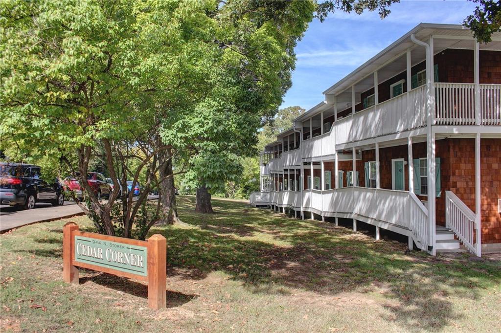 944 N Storer Ave - 7