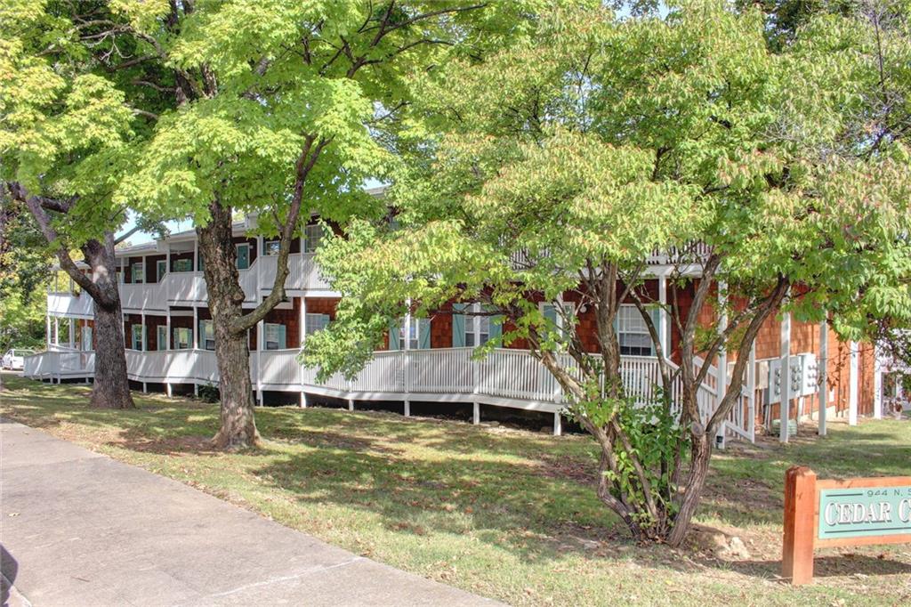 944 N Storer Ave - 14